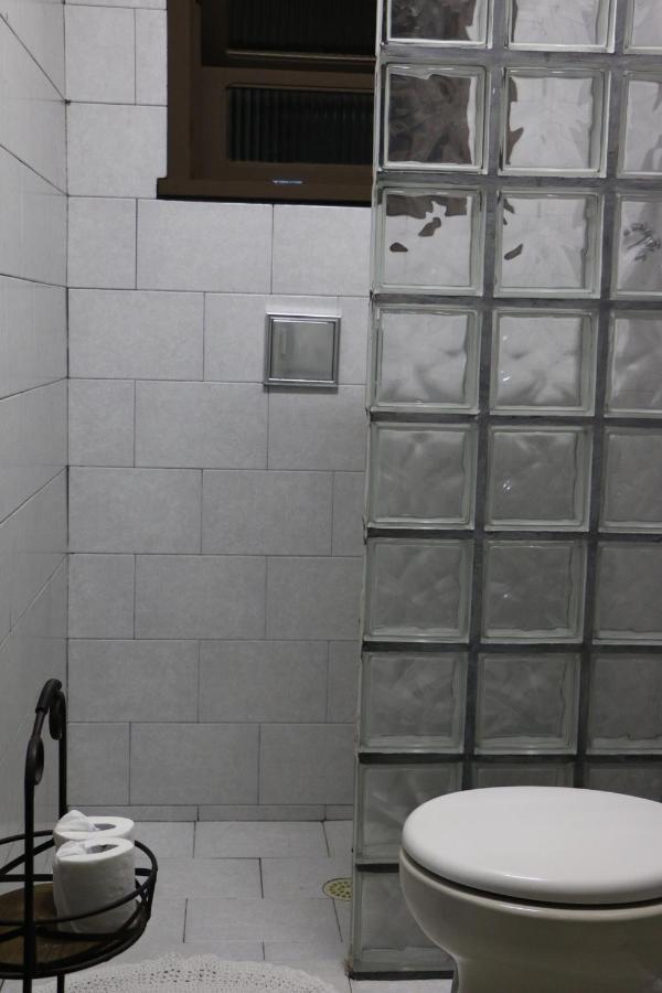 Excelente Quarto Com Cama De Casal King Em Casa Perto Do Aeroporto De Curitiba São José dos Pinhais 外观 照片